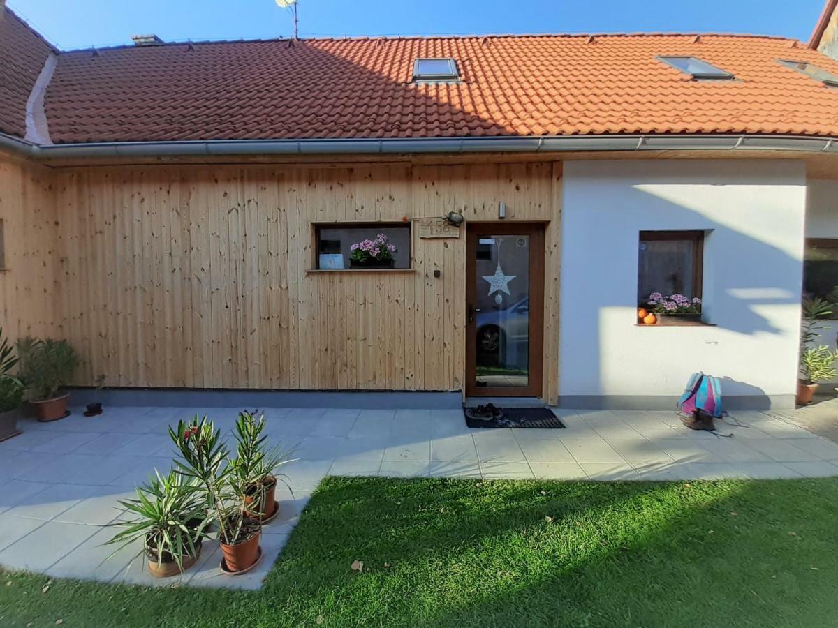 Vidiecky Apartman Kubo Pavčina Lehota Екстериор снимка